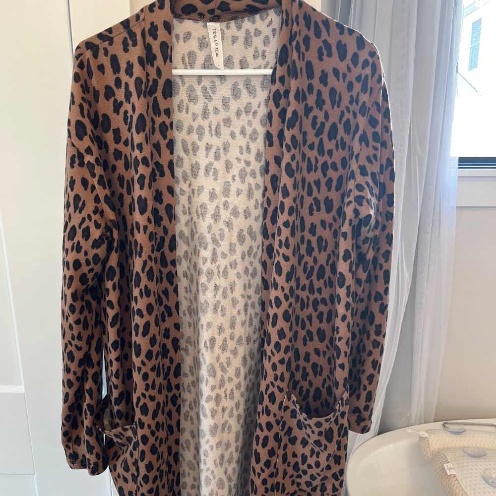 Women’s Size Lg Tickled Teal Boutique Animal Print Long Cardigan, Soft,Pockets